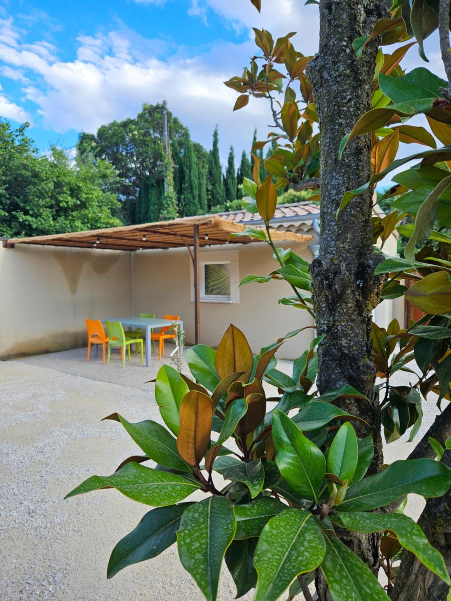 Le Rubiz Appartement La Coucourde Buitenkant foto