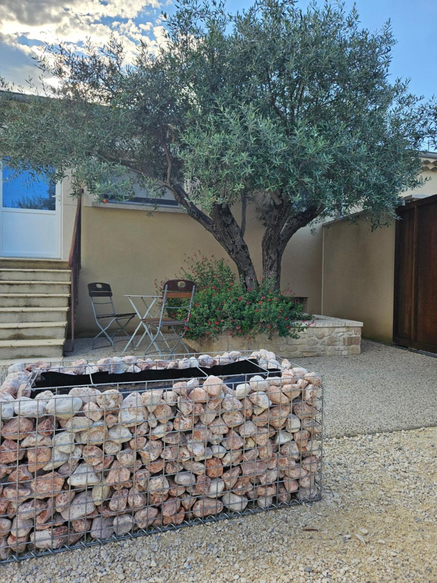 Le Rubiz Appartement La Coucourde Buitenkant foto